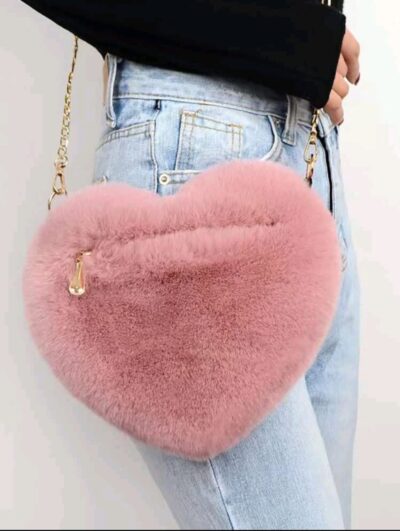 Bolso de hombro en forma de corazón con cadena