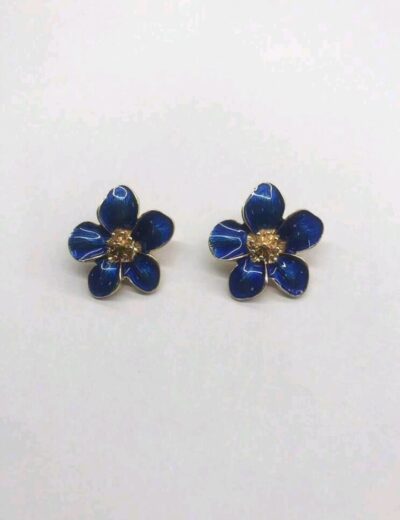 Pendientes en forma de flor coloreada de dopamina